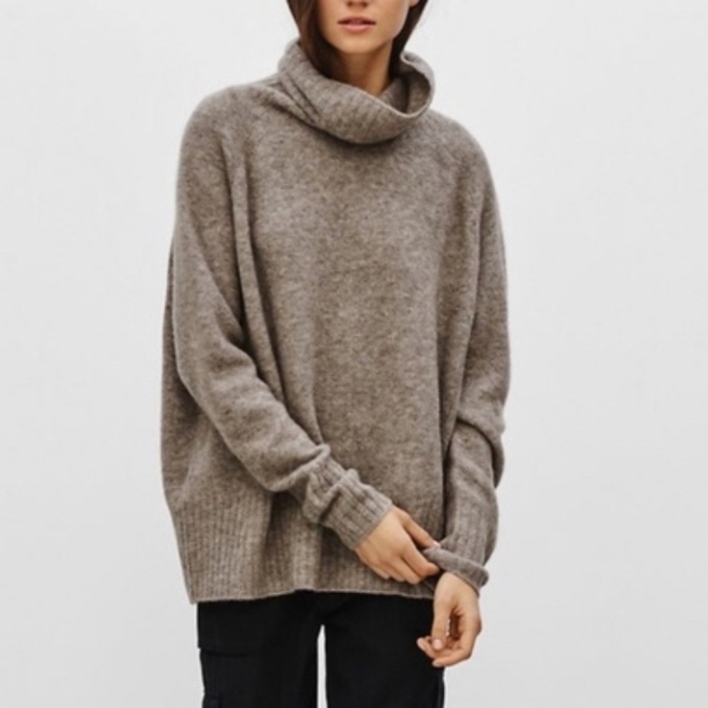 Community Plutarch Turtleneck Sweater In Heather Brown